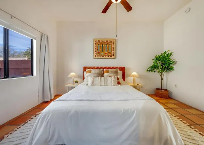 House & Casita, Large Group Or Family, Sleeps 6+ *