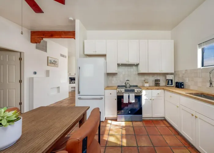 House & Casita, Large Group Or Family, Sleeps 6+