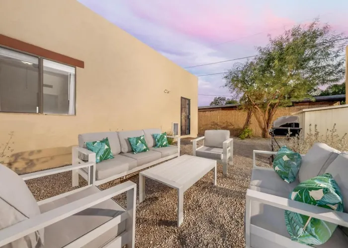 House & Casita, Large Group Or Family, Sleeps 6+ Сasa de vacaciones