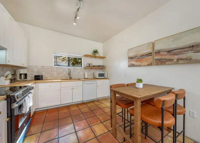 House & Casita, Large Group Or Family, Sleeps 6+