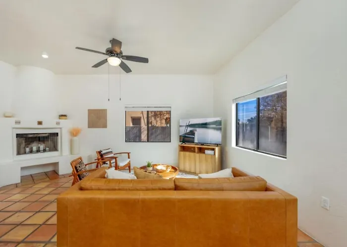House & Casita, Large Group Or Family, Sleeps 6+ * Tucson