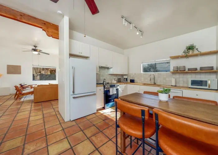 House & Casita, Large Group Or Family, Sleeps 6+ *