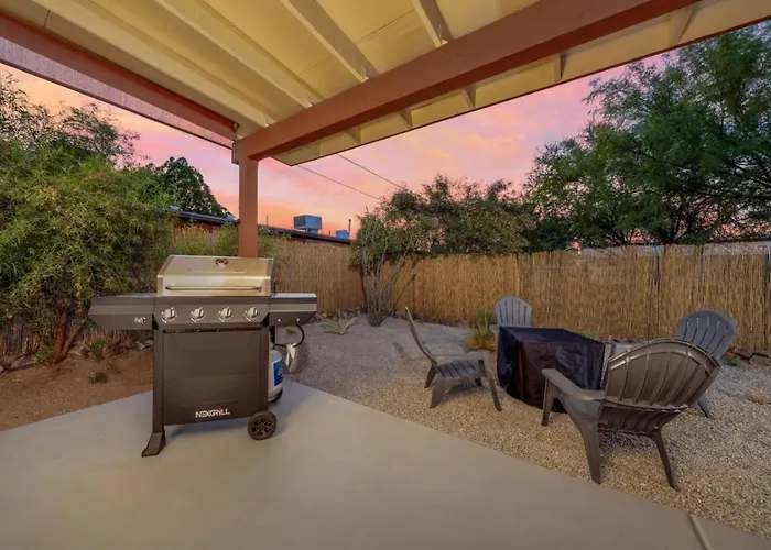 House & Casita, Large Group Or Family, Sleeps 6+ * Tucson