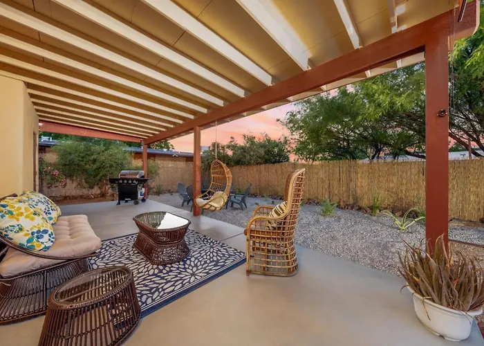 House & Casita, Large Group Or Family, Sleeps 6+ *