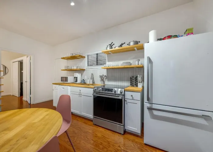 House & Casita, Large Group Or Family, Sleeps 6+ Сasa de vacaciones